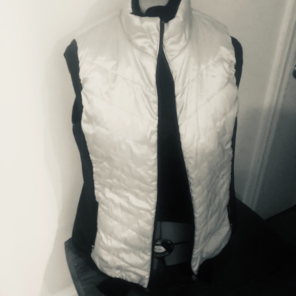 Vest - Picture 2 of 4